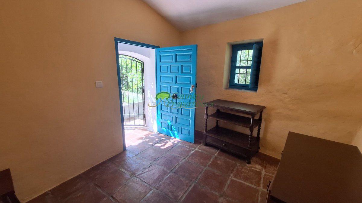 House for Sale in Canillas de Albaida
