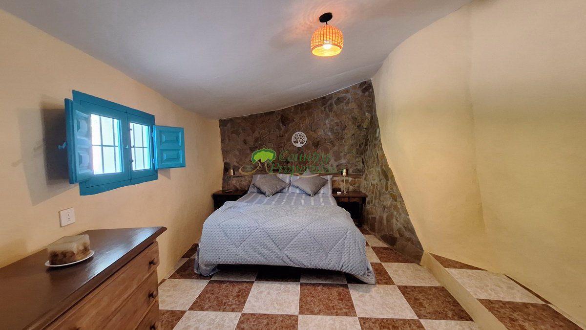 House for Sale in Canillas de Albaida