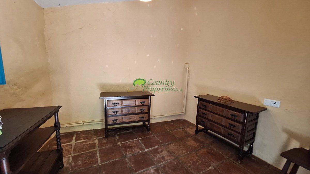 House for Sale in Canillas de Albaida