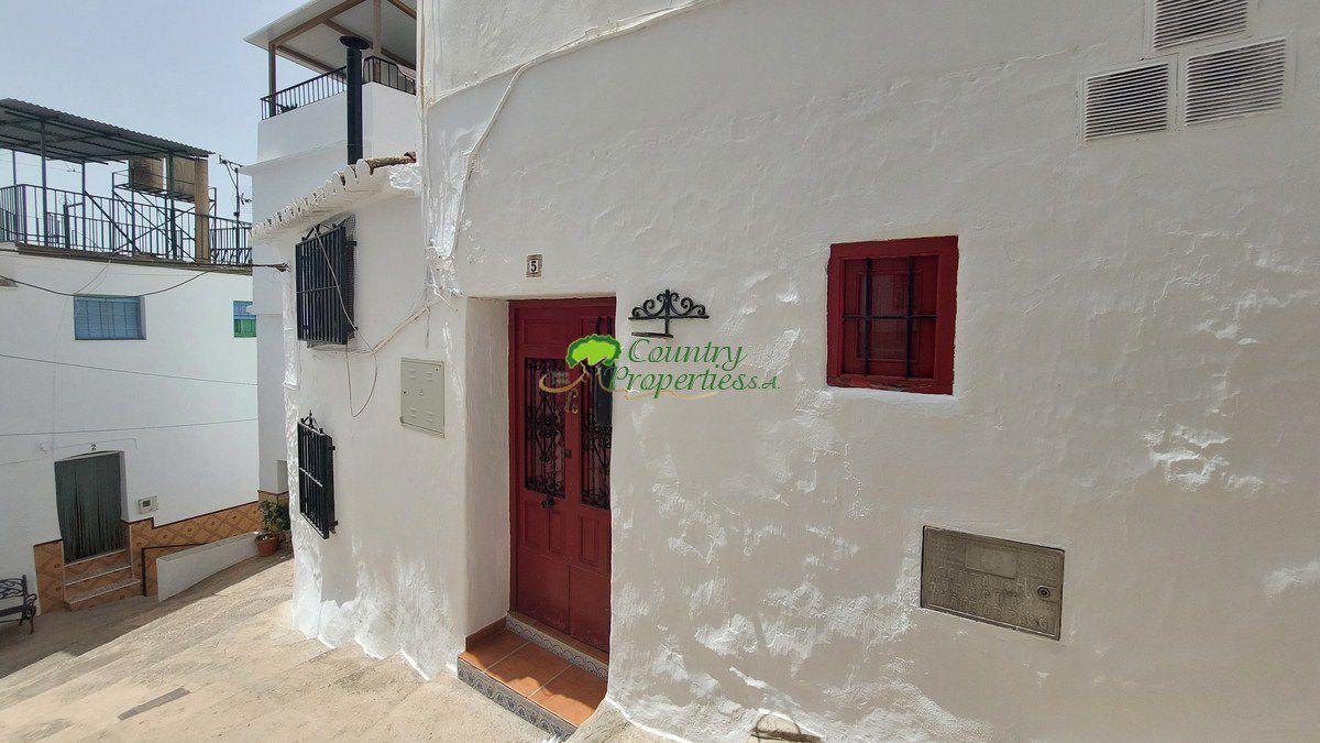 House for Sale in Cómpeta