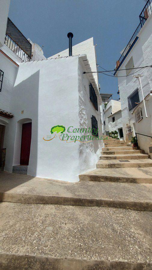 House for Sale in Cómpeta