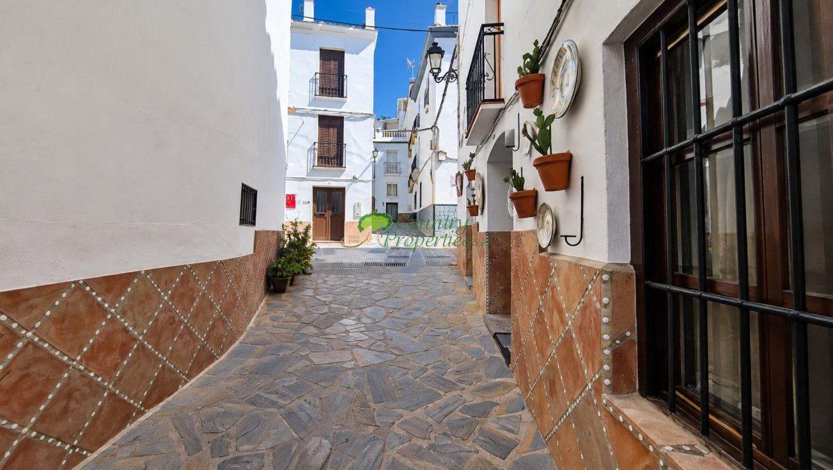 House for Sale in Cómpeta
