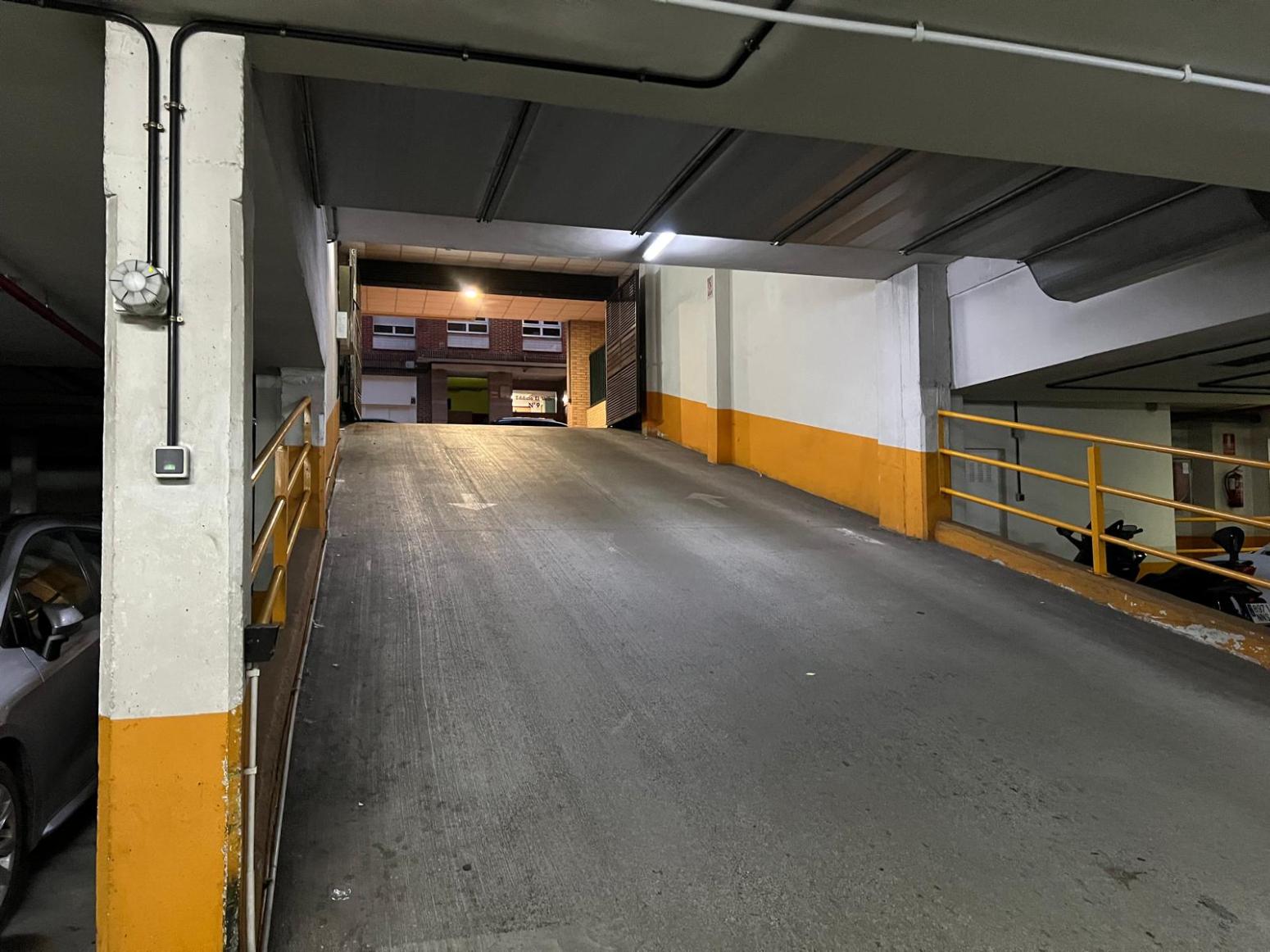 Garage for Rent in Gijón