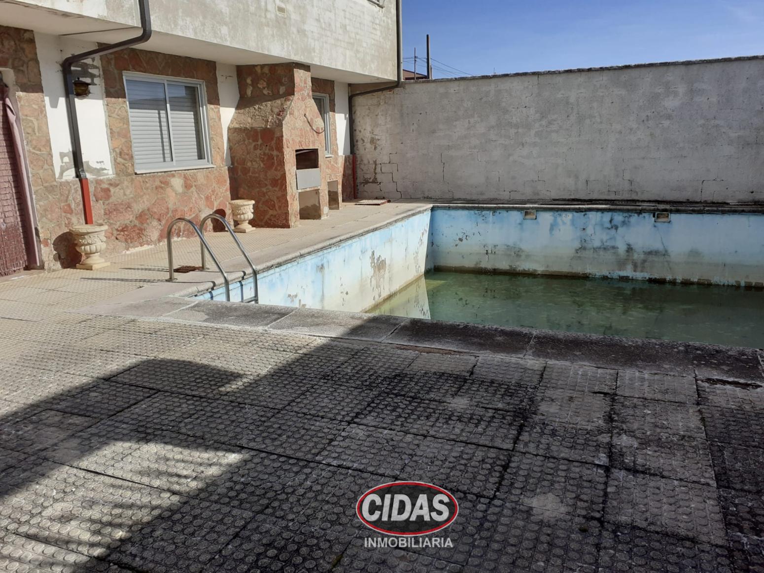 House for Sale in Cuadros