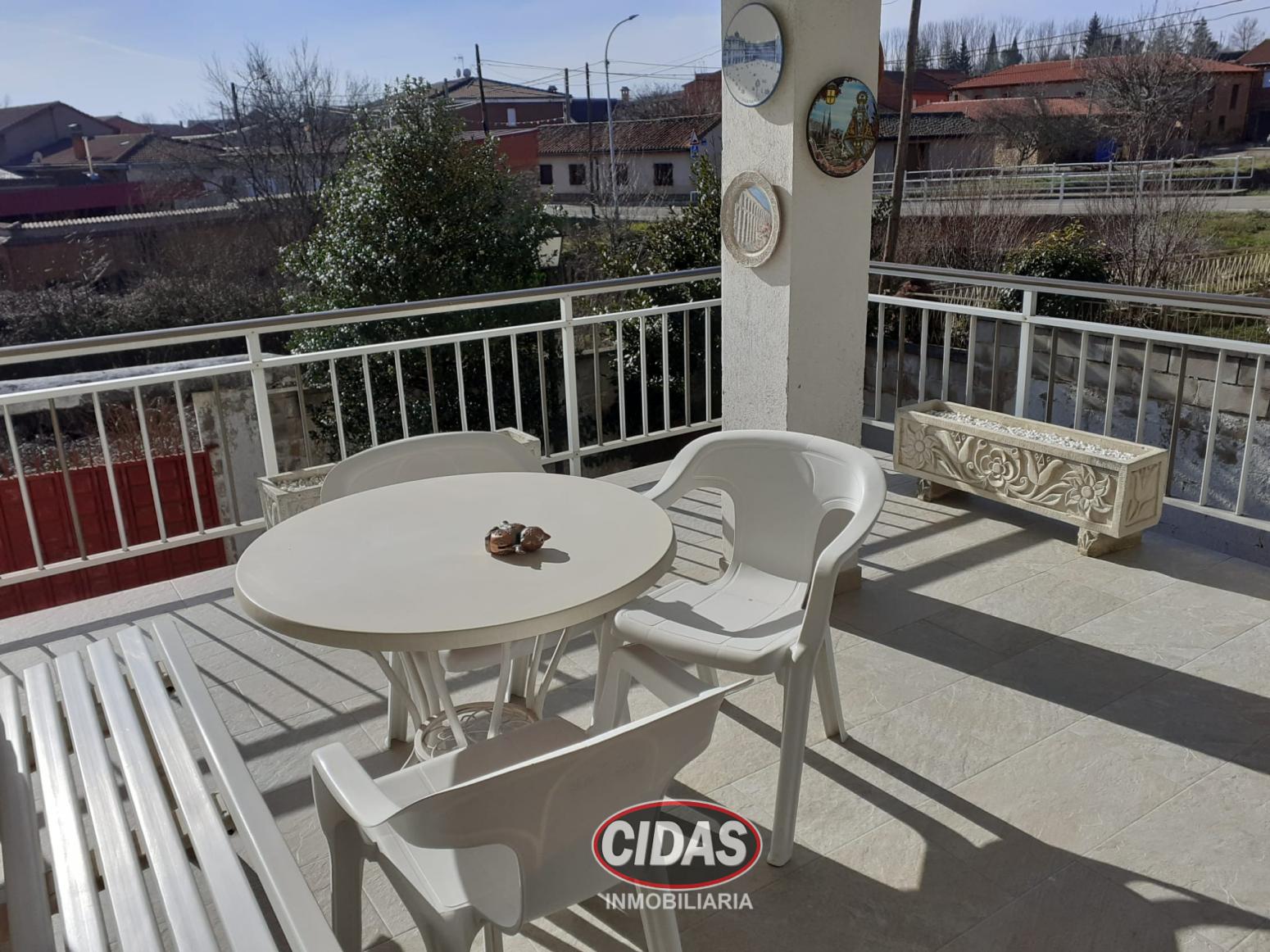 House for Sale in Cuadros