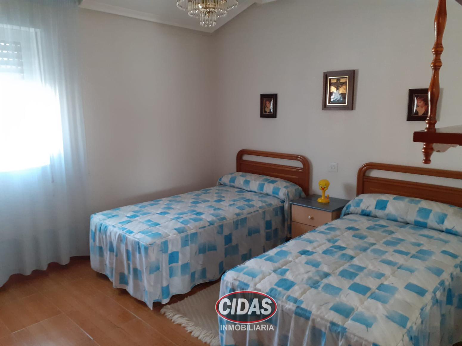 House for Sale in Cuadros