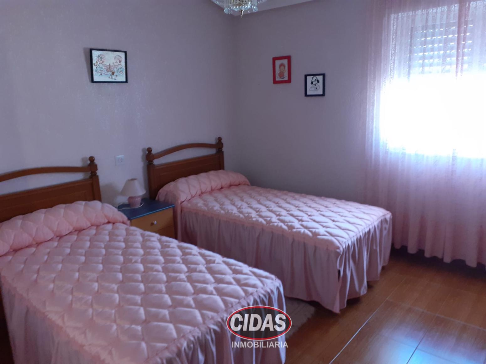 House for Sale in Cuadros