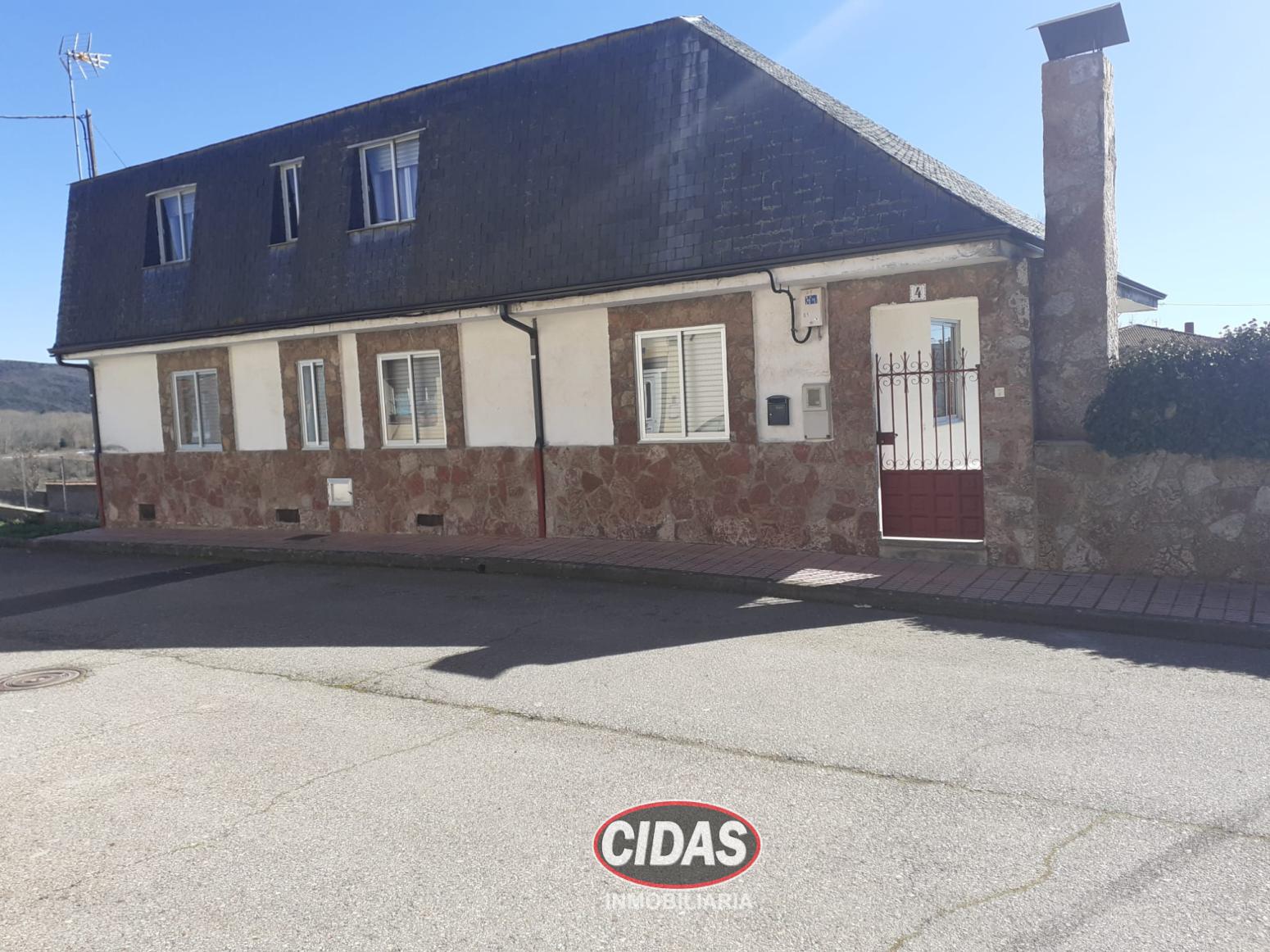 House for Sale in Cuadros