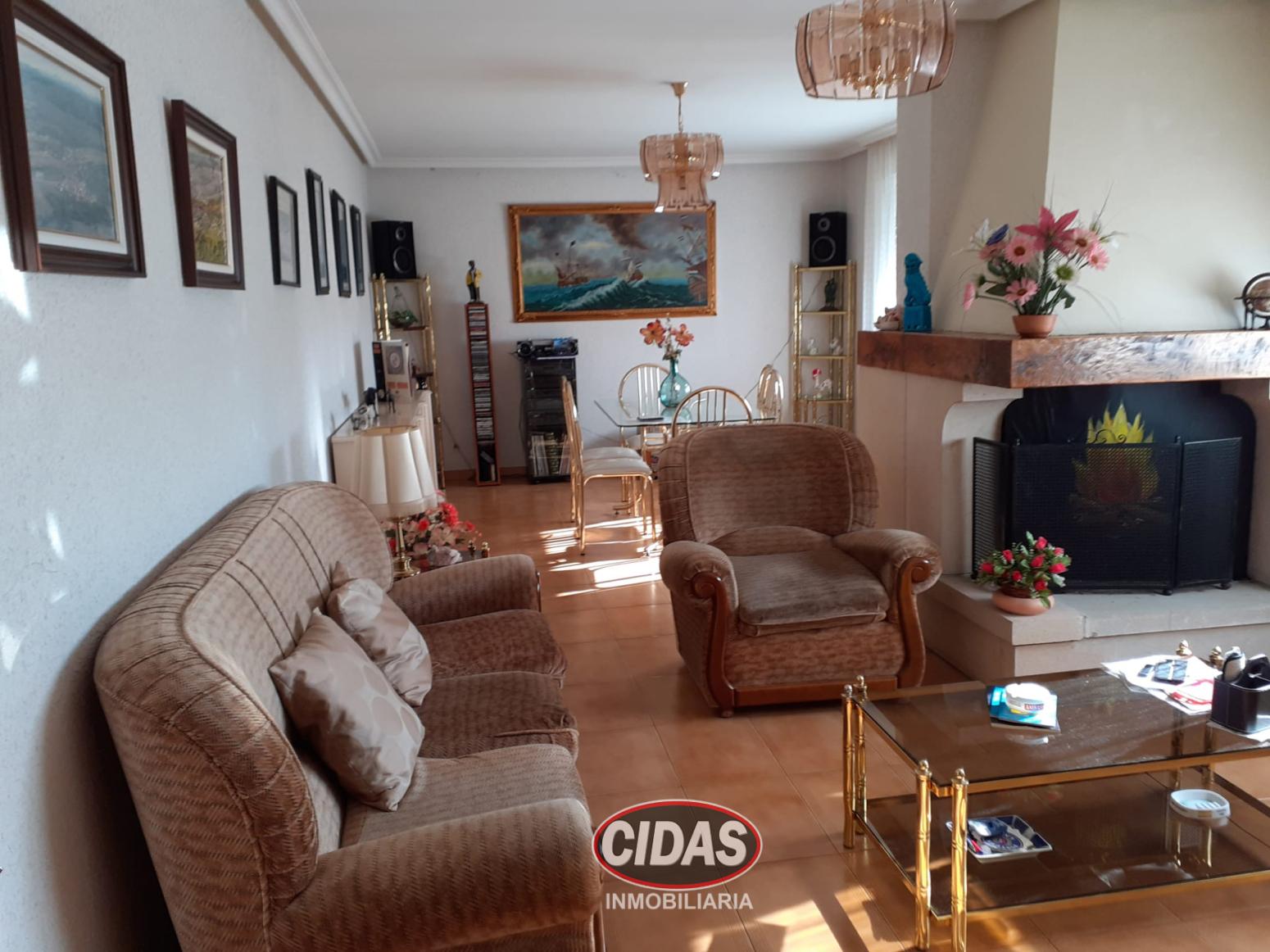 House for Sale in Cuadros