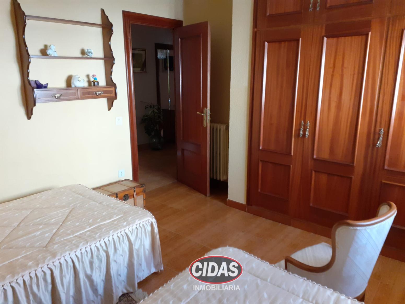 House for Sale in Cuadros