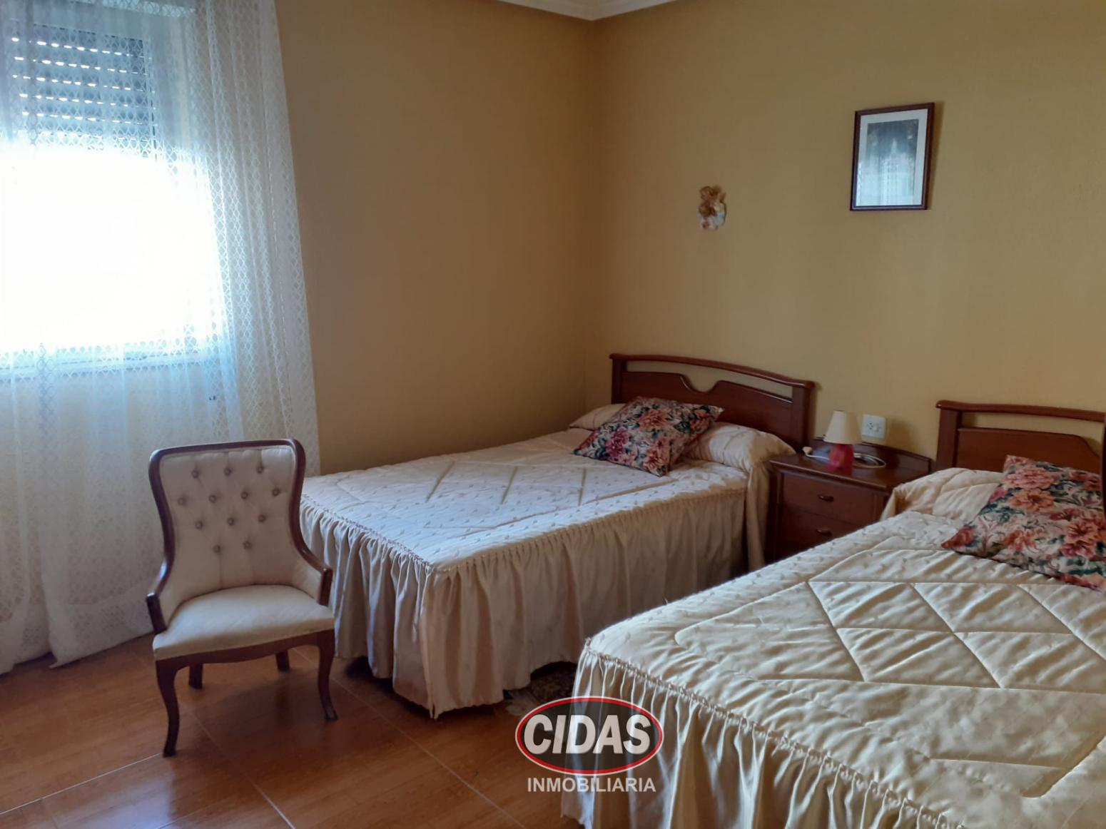 House for Sale in Cuadros