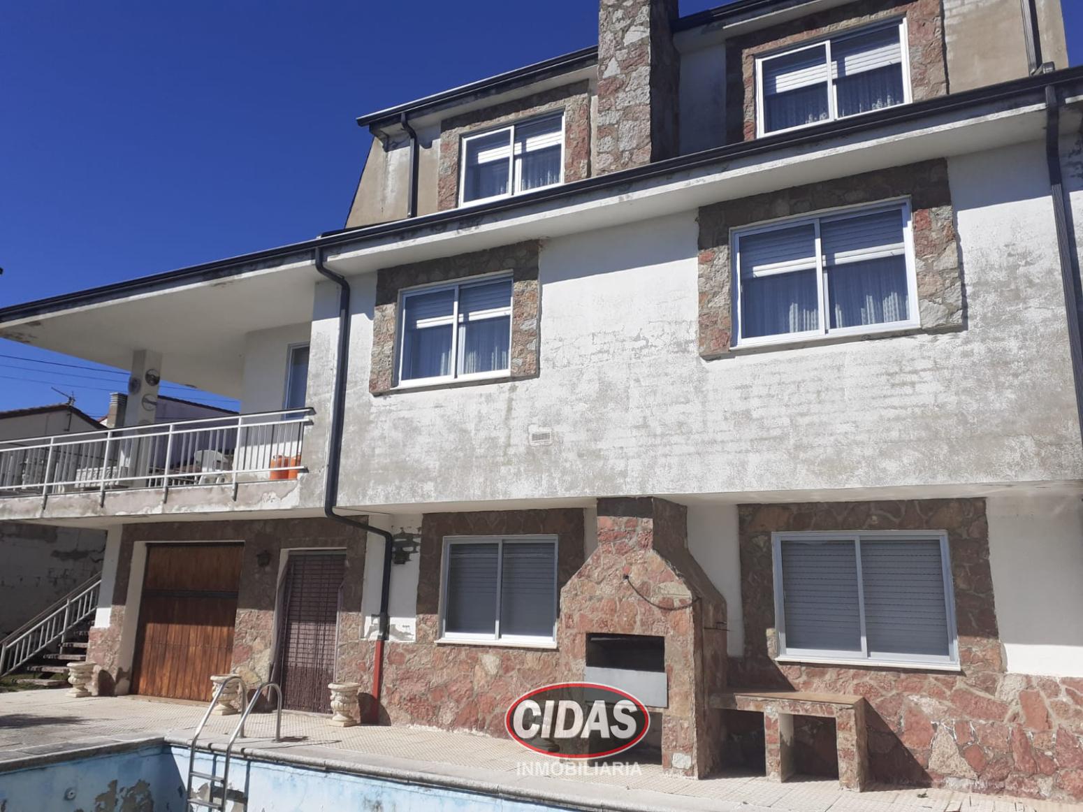 House for Sale in Cuadros