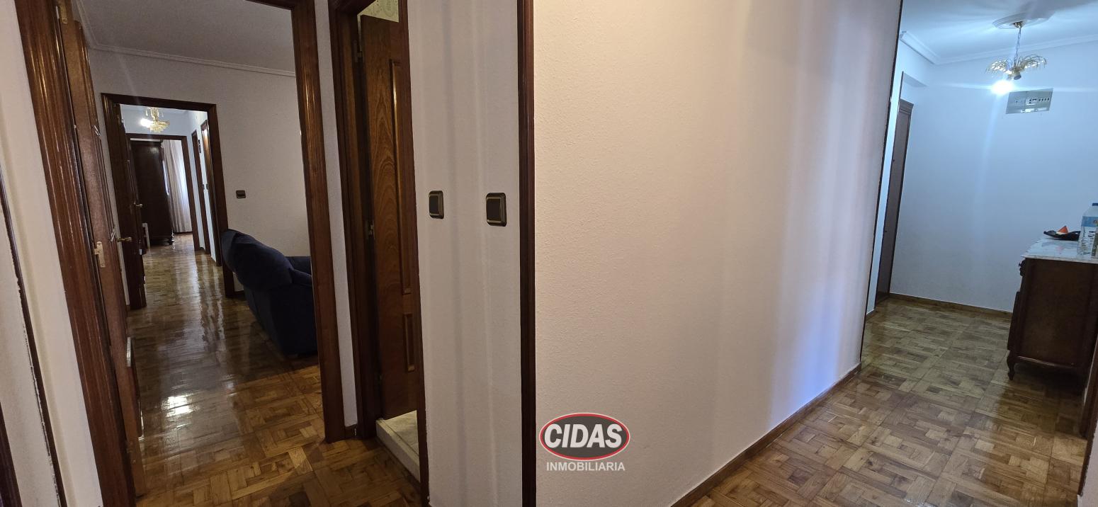 Flat for Sale in Oviedo