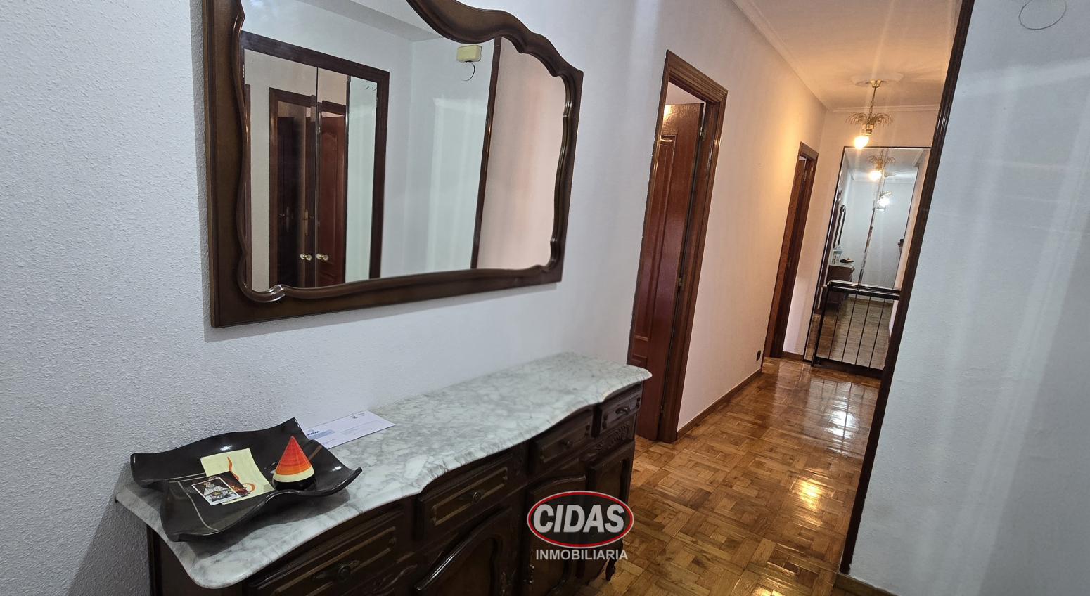 Flat for Sale in Oviedo