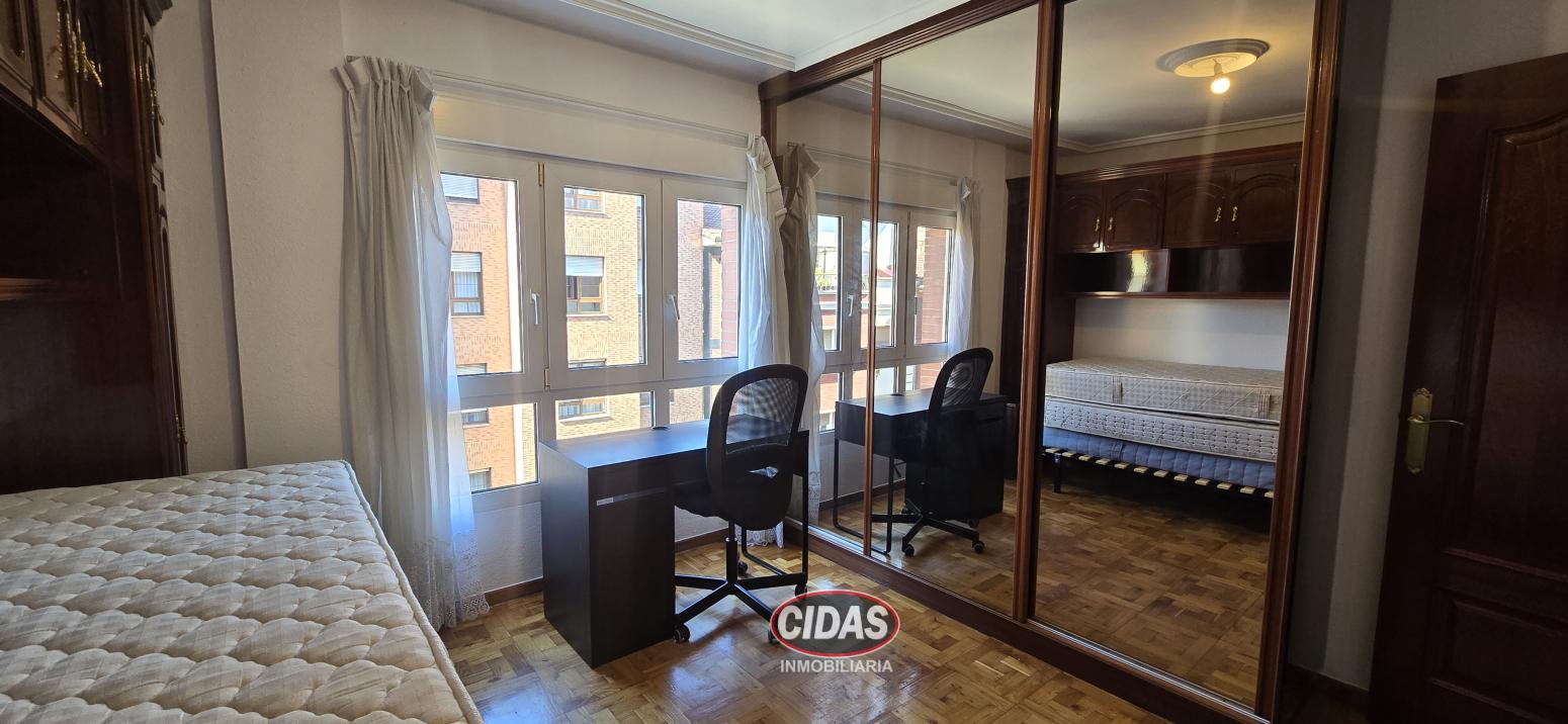 Flat for Sale in Oviedo