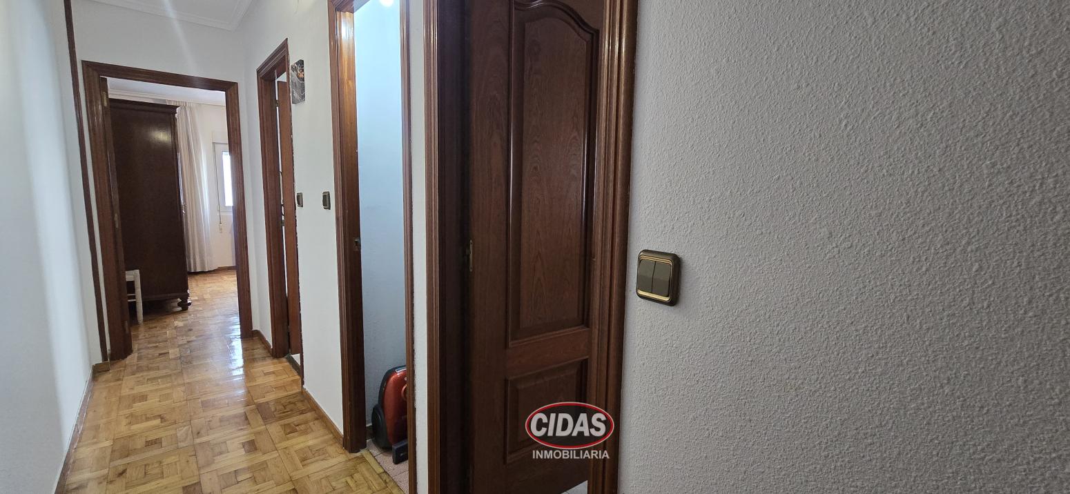 Flat for Sale in Oviedo