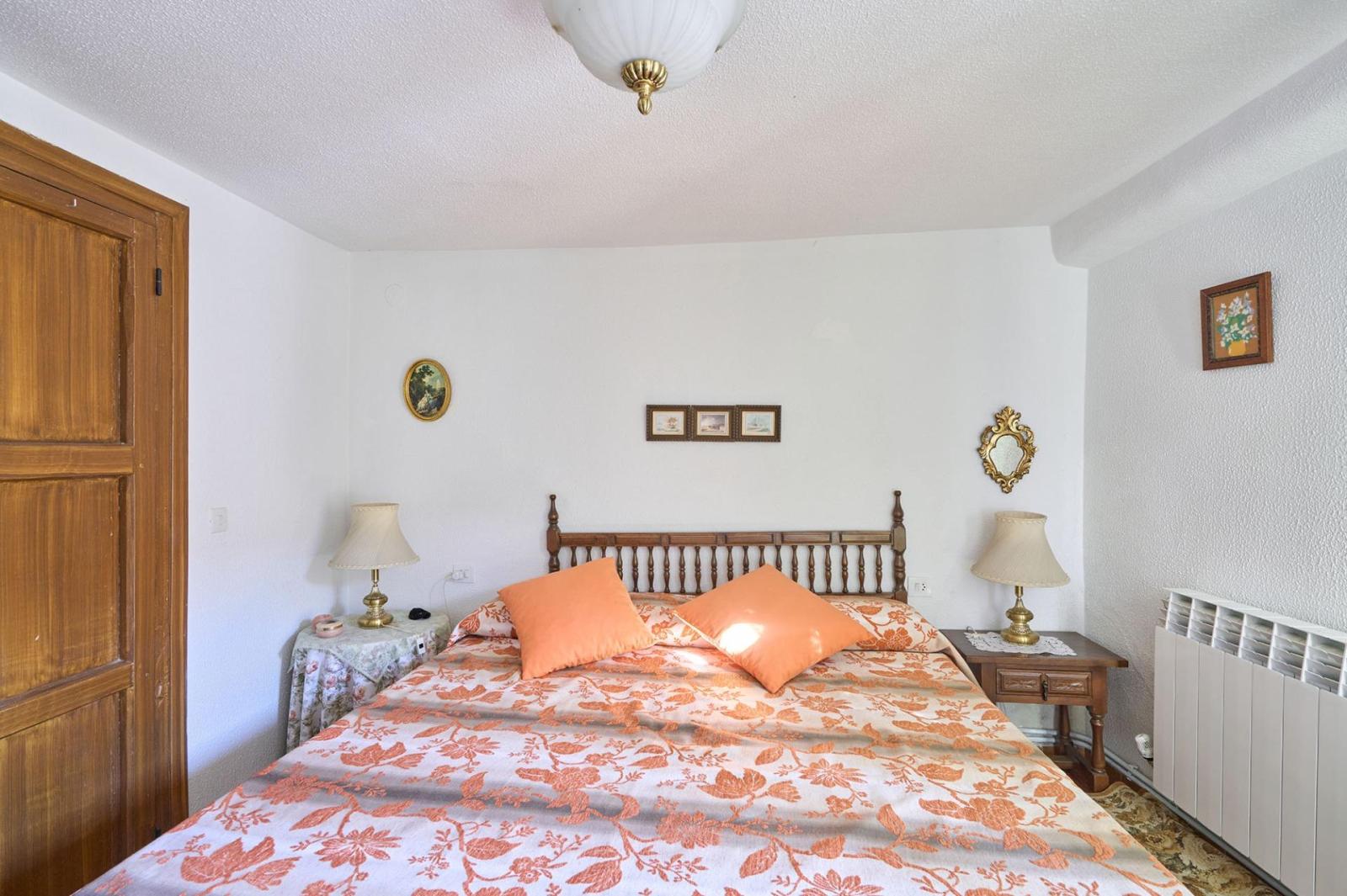 Chalet for Sale in Navacarros