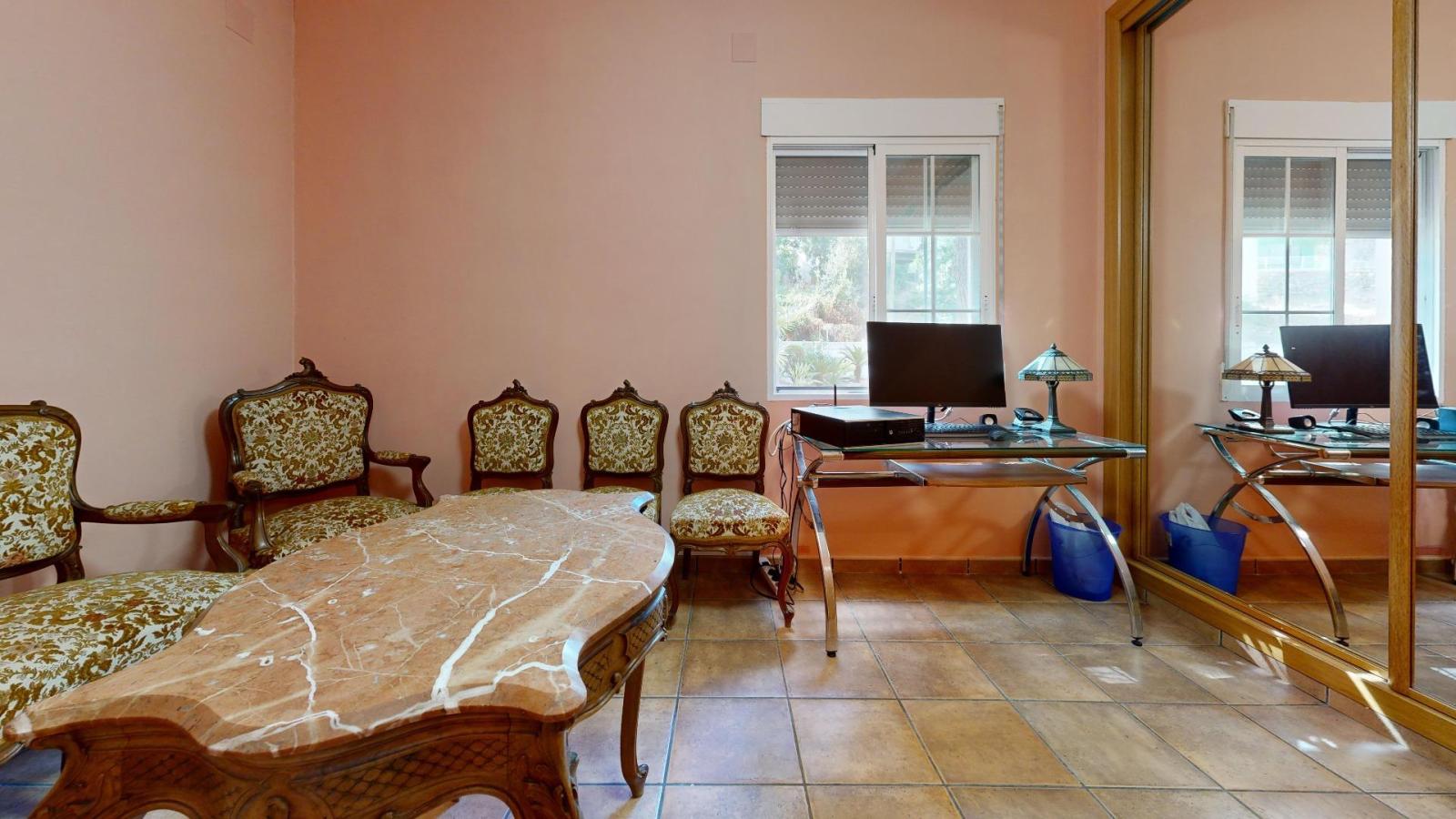 Chalet for Sale in Alzira