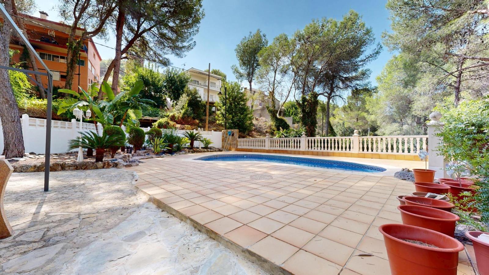 Chalet for Sale in Alzira