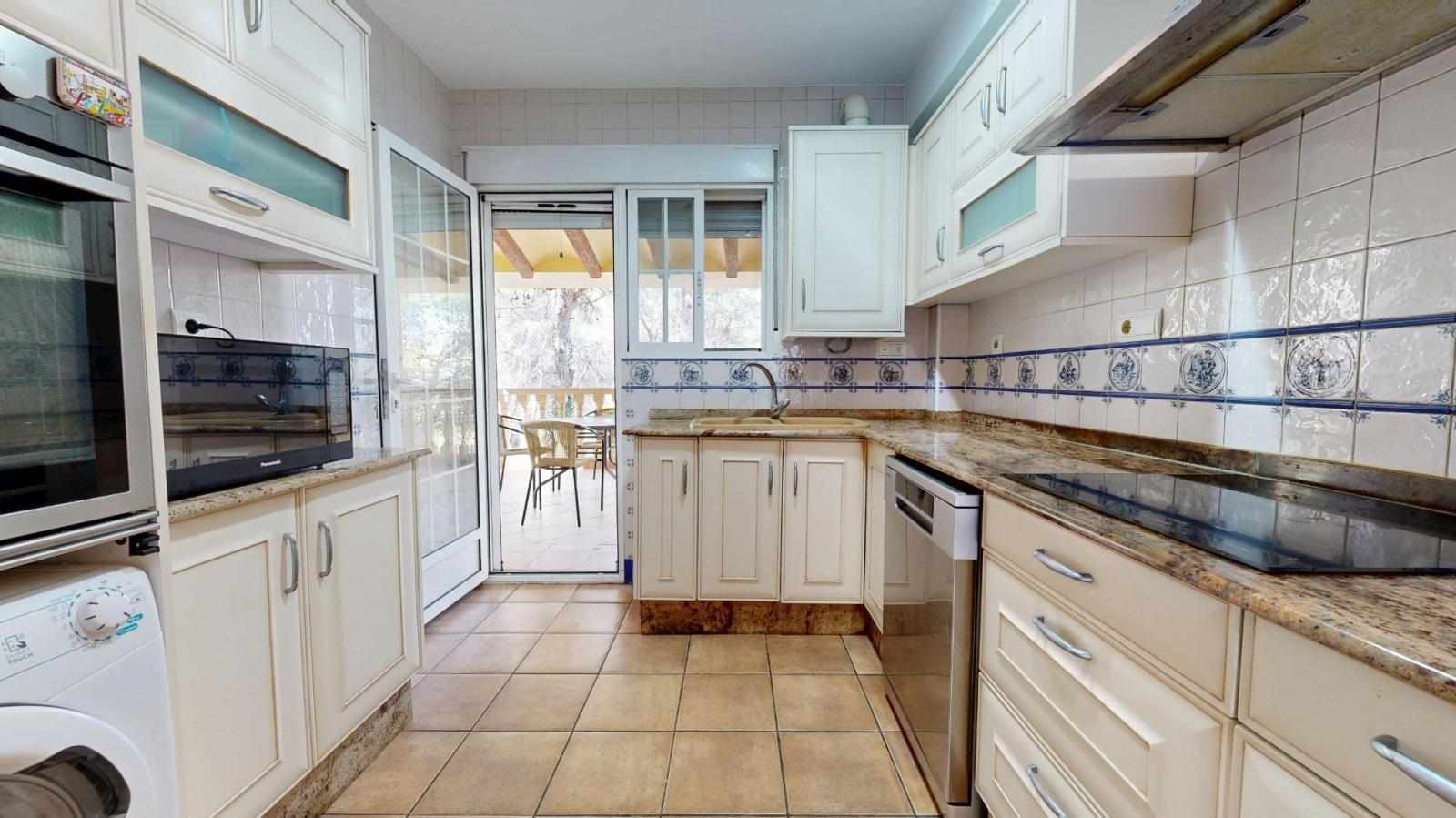 Chalet for Sale in Alzira