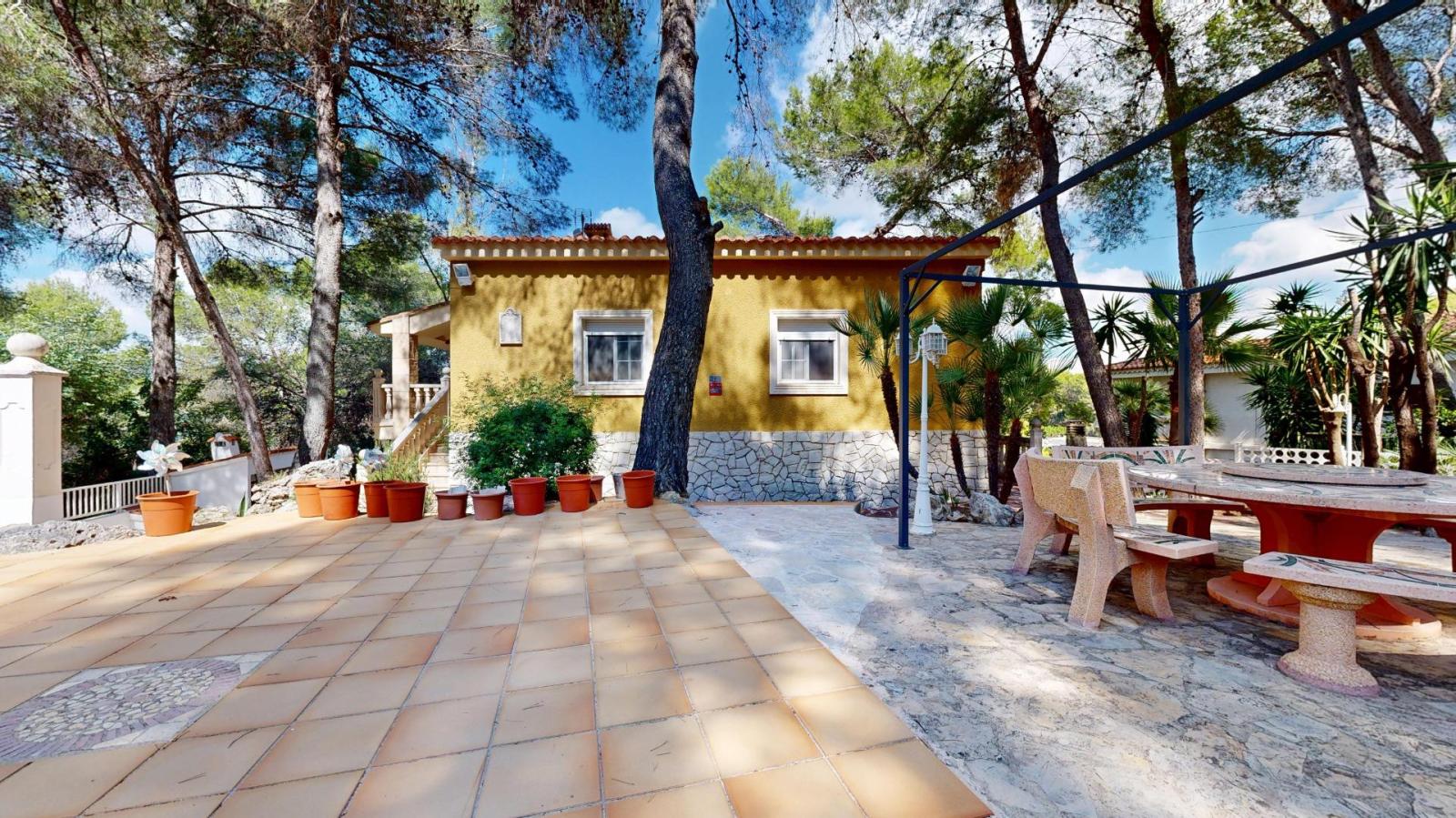 Chalet for Sale in Alzira
