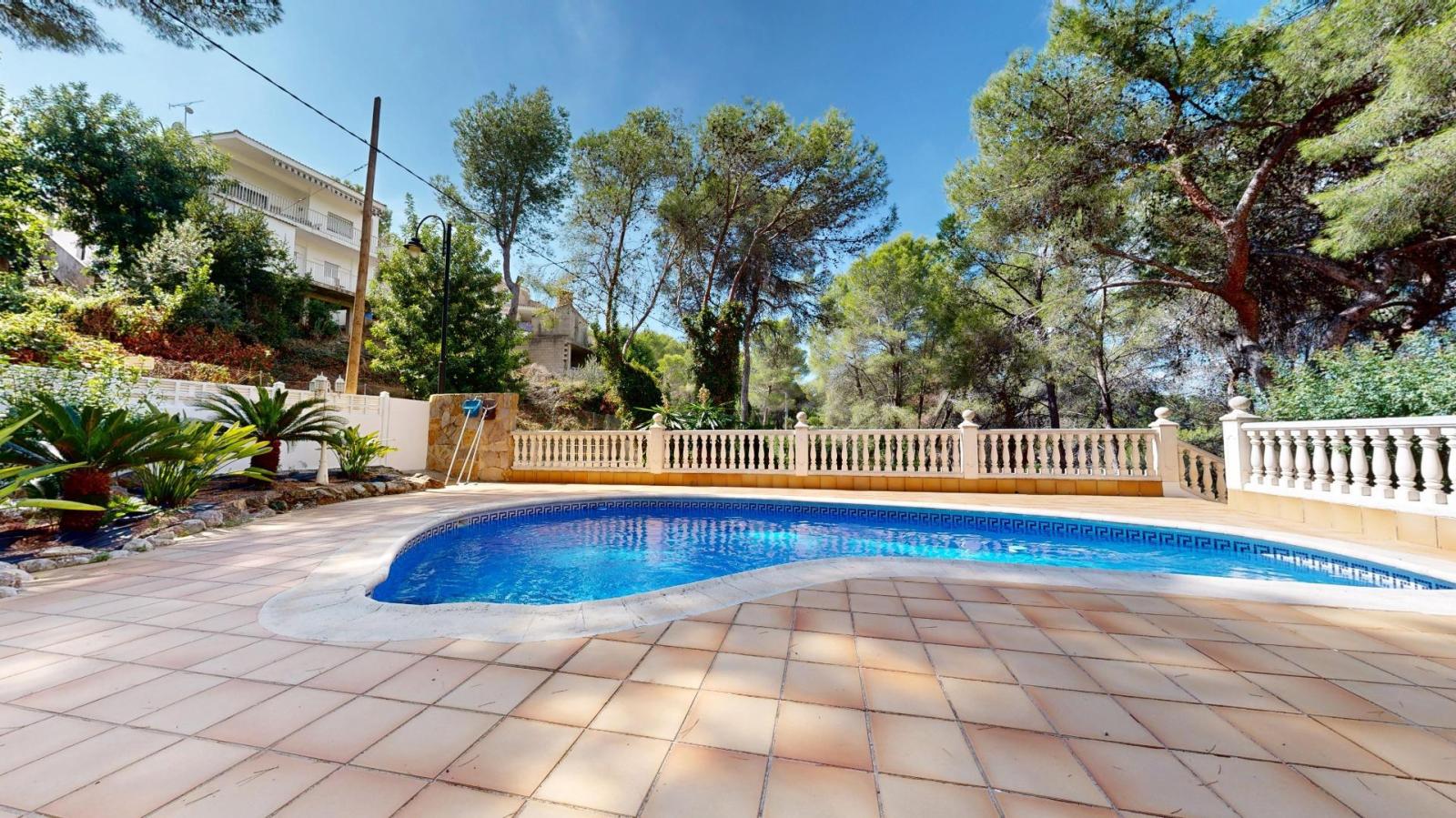 Chalet for Sale in Alzira