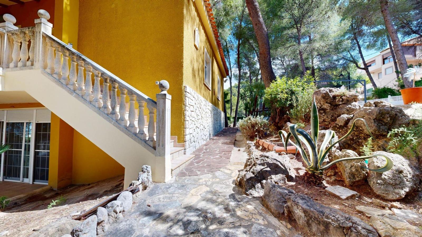 Chalet for Sale in Alzira