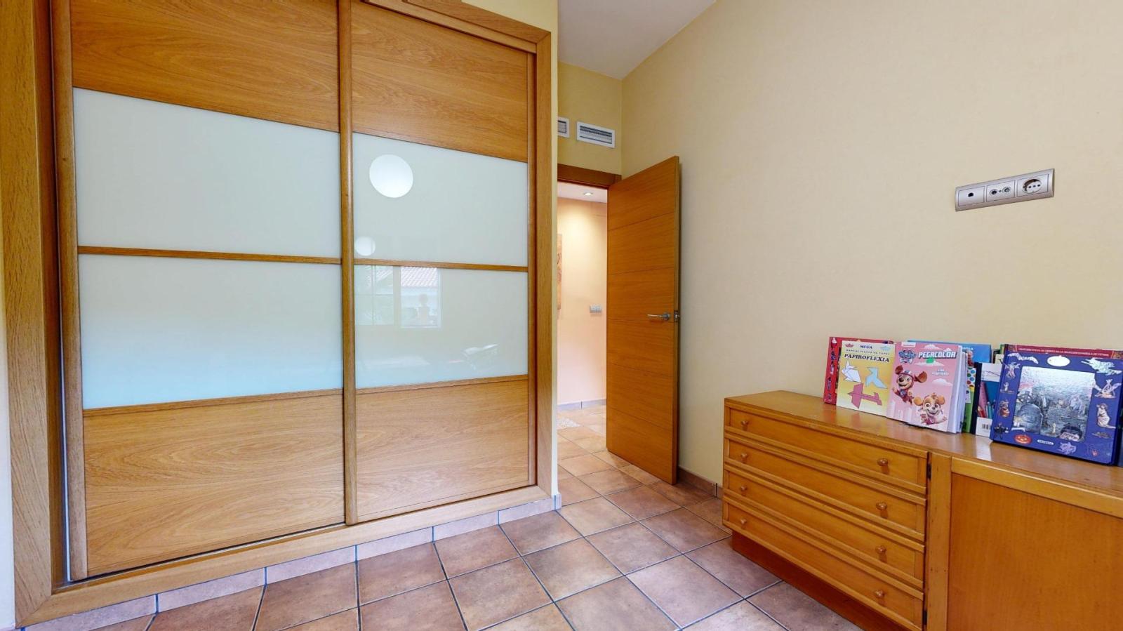 Chalet for Sale in Alzira