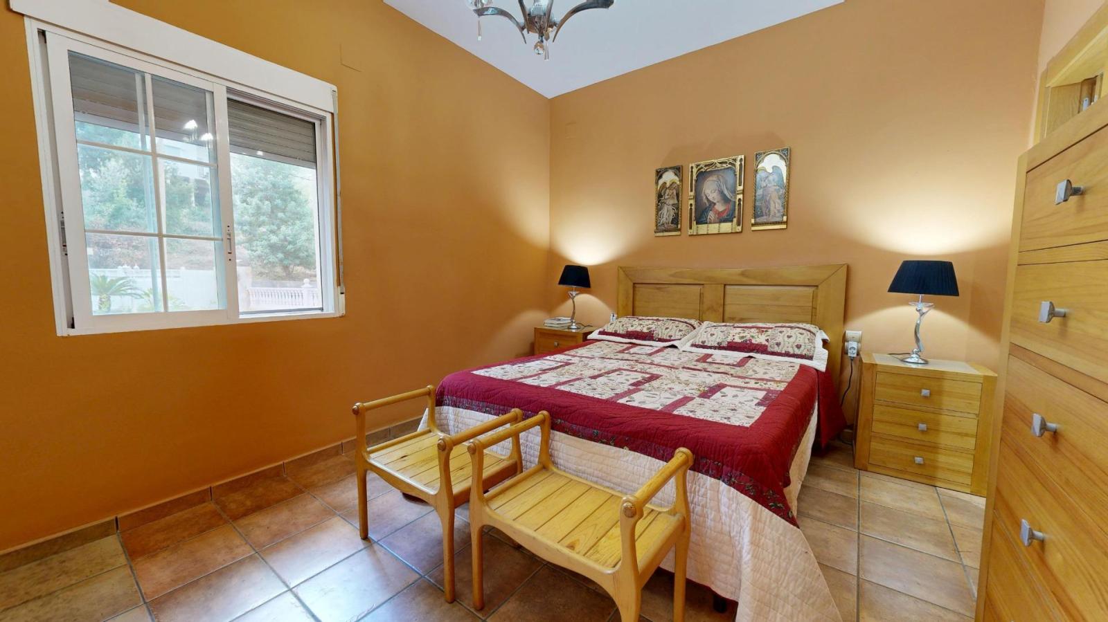 Chalet for Sale in Alzira