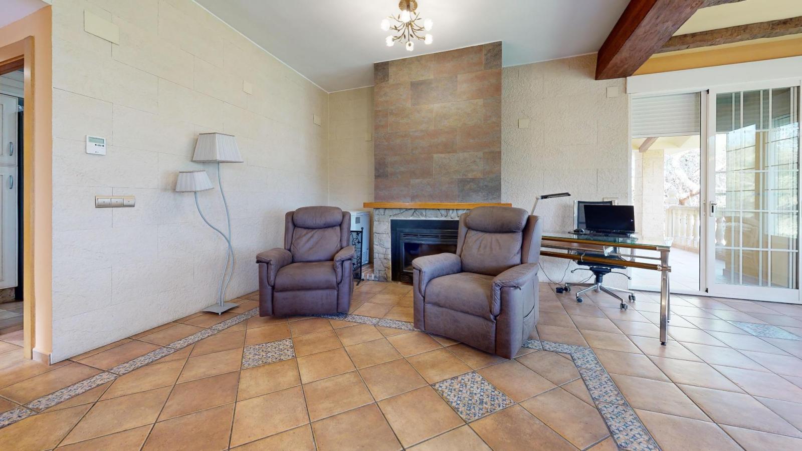 Chalet for Sale in Alzira