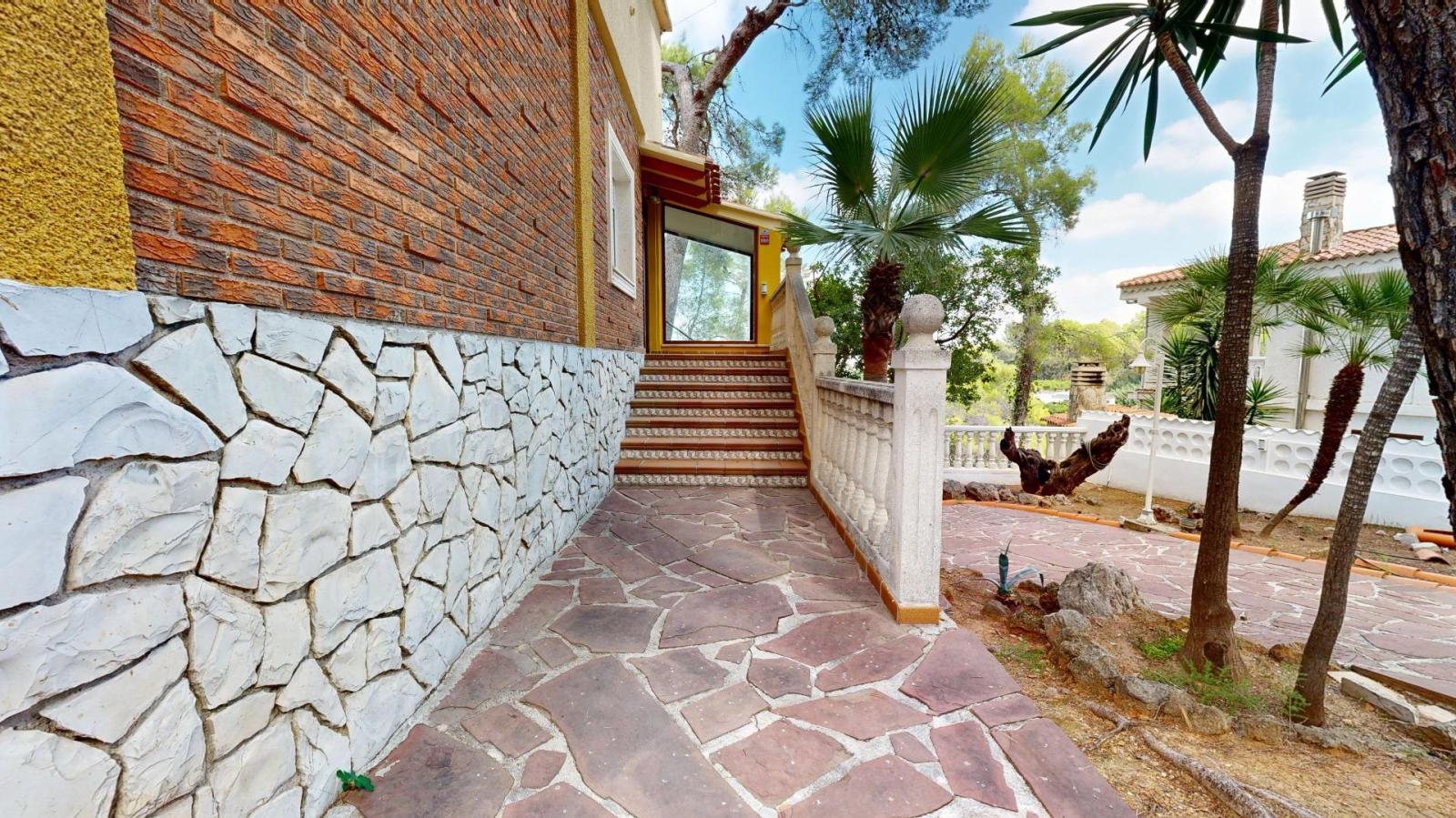 Chalet for Sale in Alzira