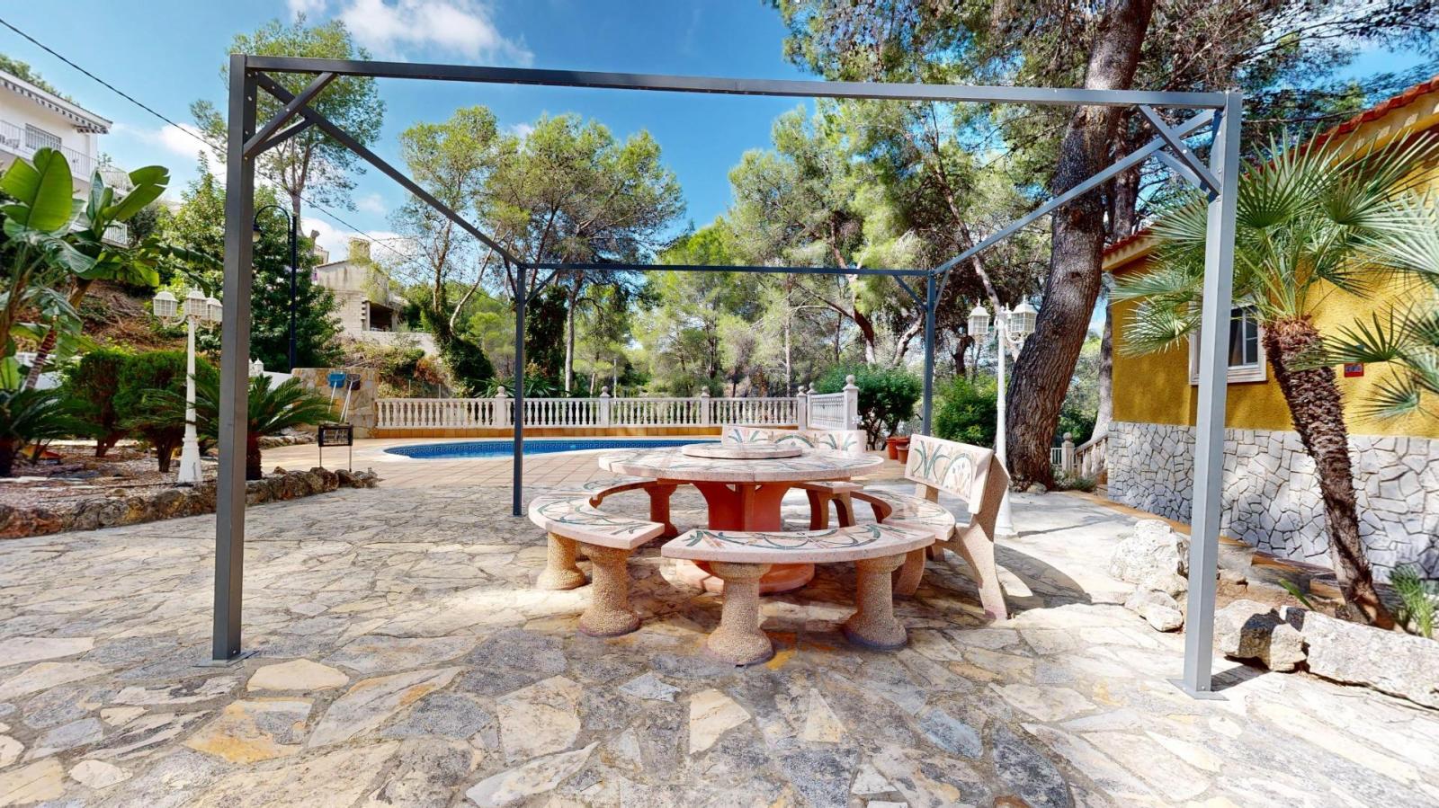 Chalet for Sale in Alzira