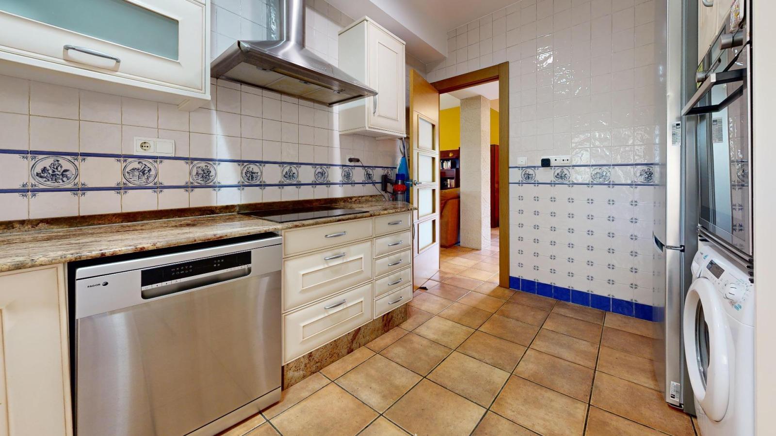 Chalet for Sale in Alzira