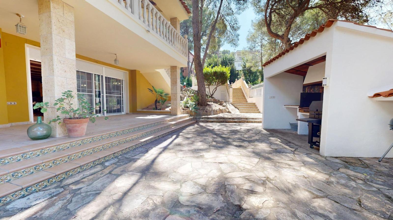 Chalet for Sale in Alzira