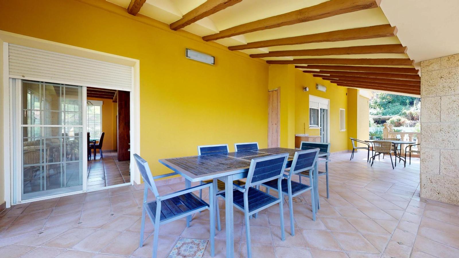 Chalet for Sale in Alzira