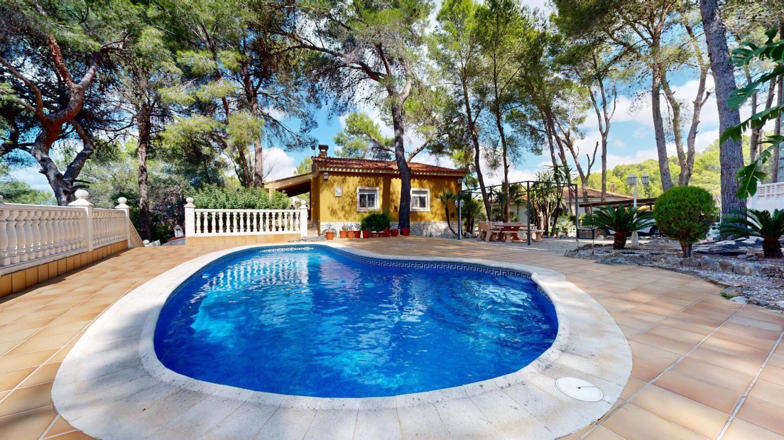 Chalet for Sale in Alzira