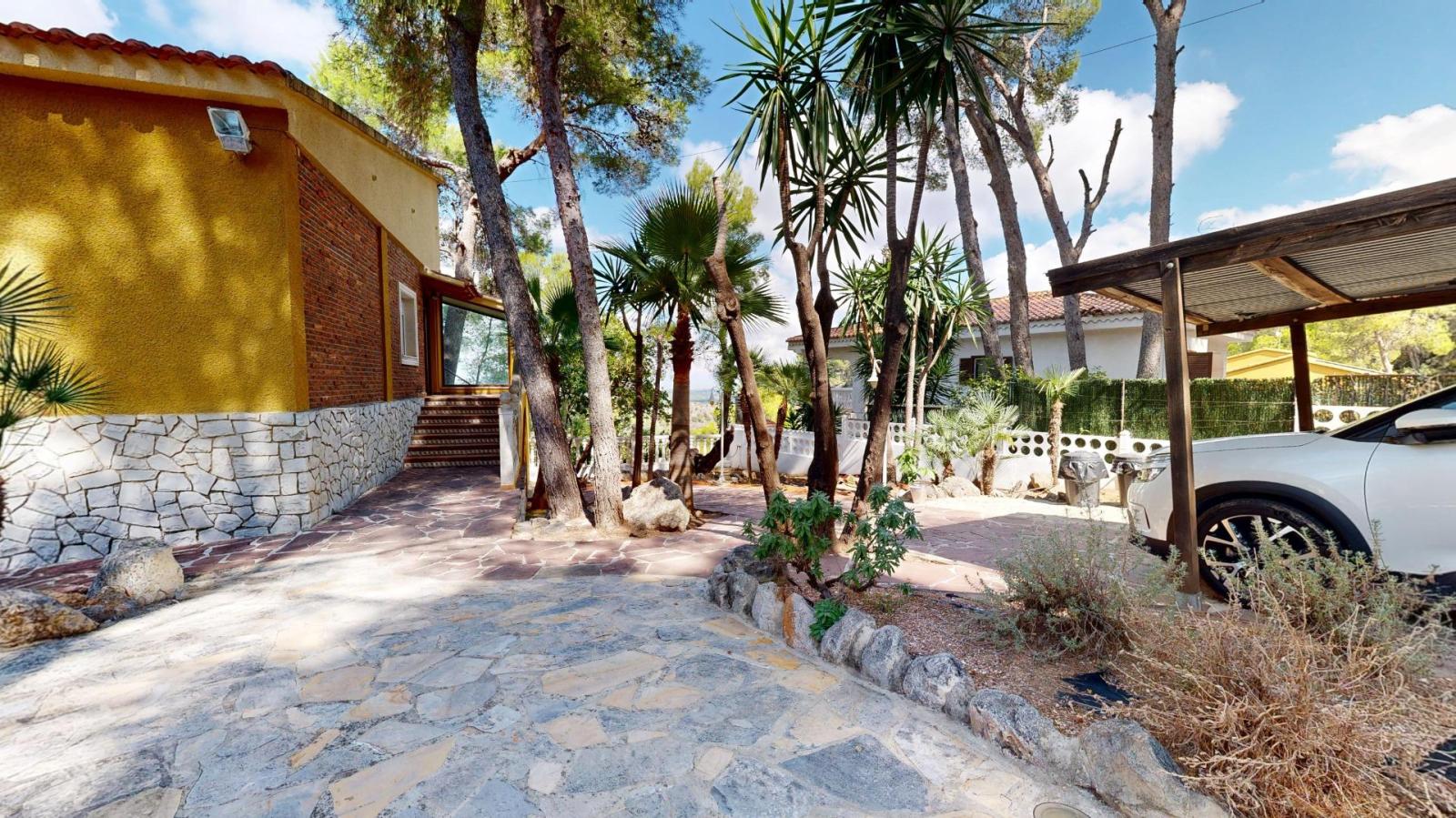 Chalet for Sale in Alzira