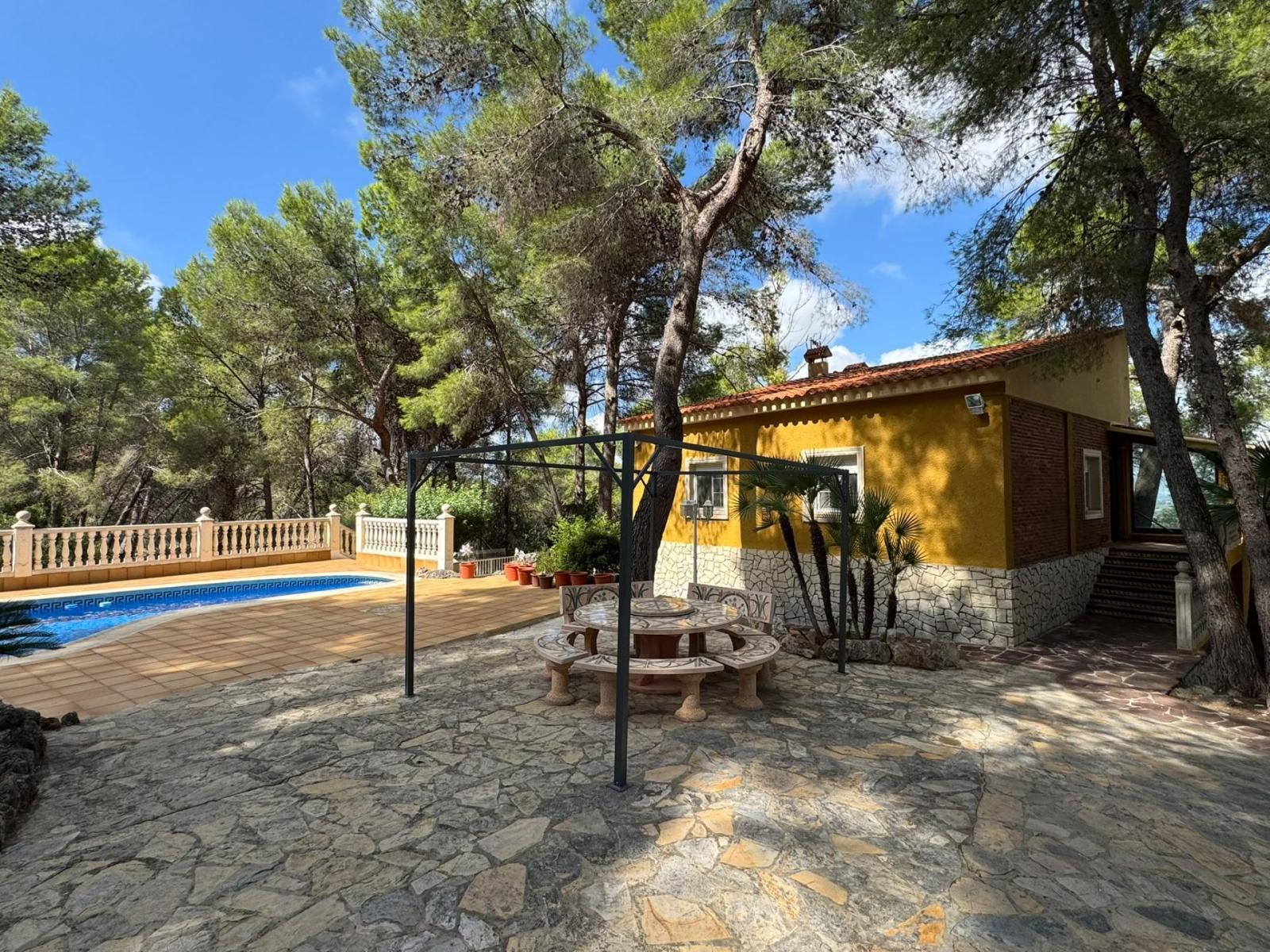 Chalet for Sale in Alzira