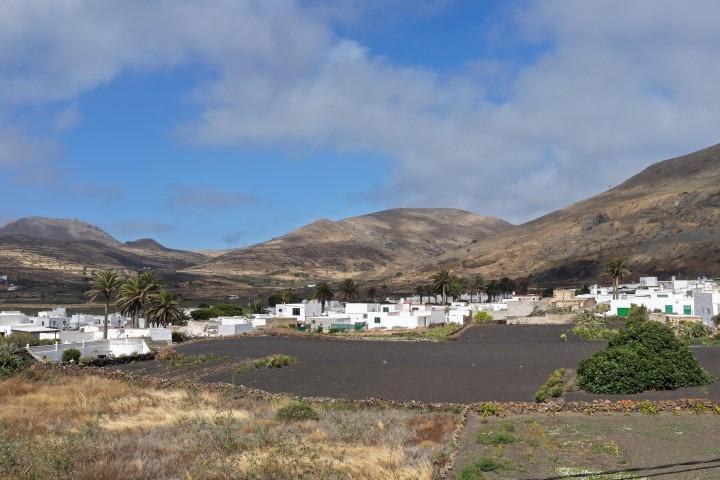 Plot for Sale in Haría