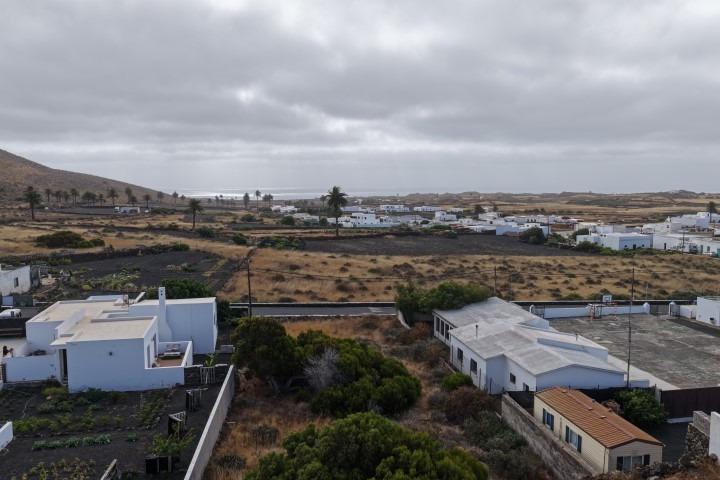 Plot for Sale in Haría