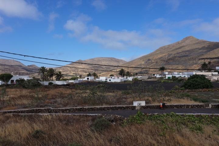 Plot for Sale in Haría