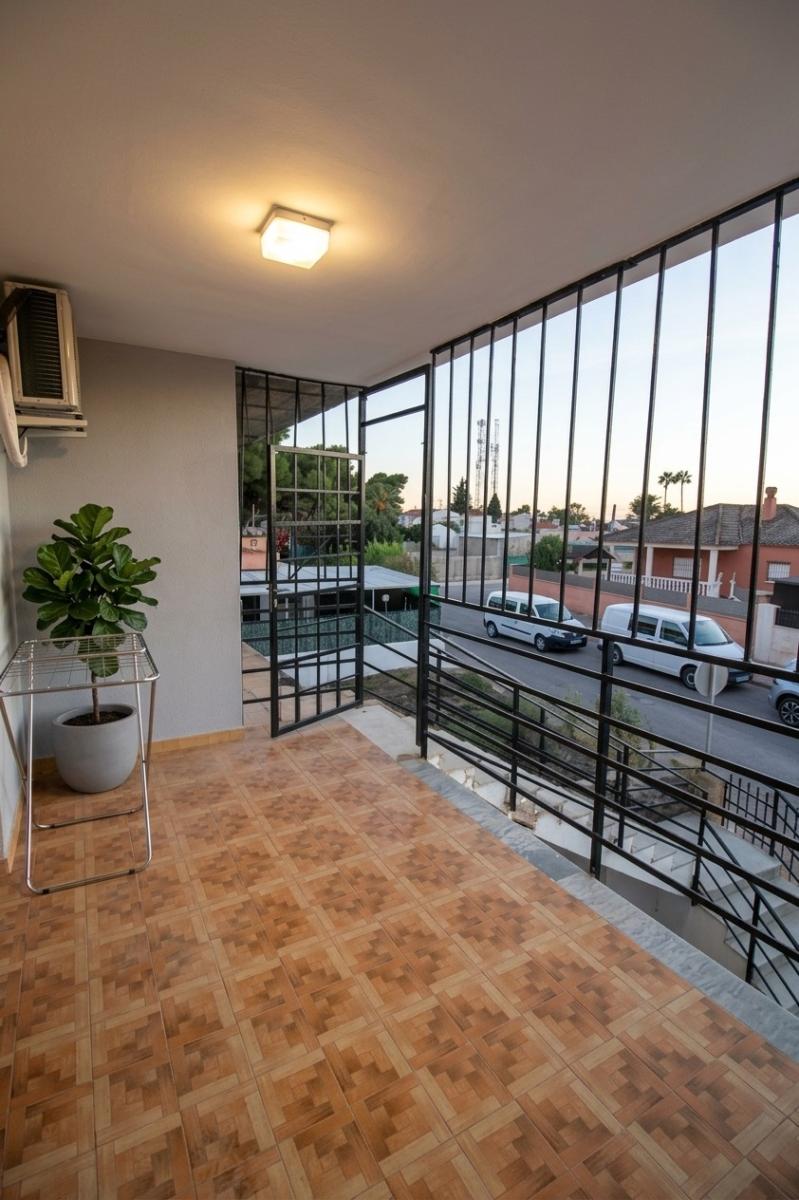 Flat for Sale in Los Alcázares