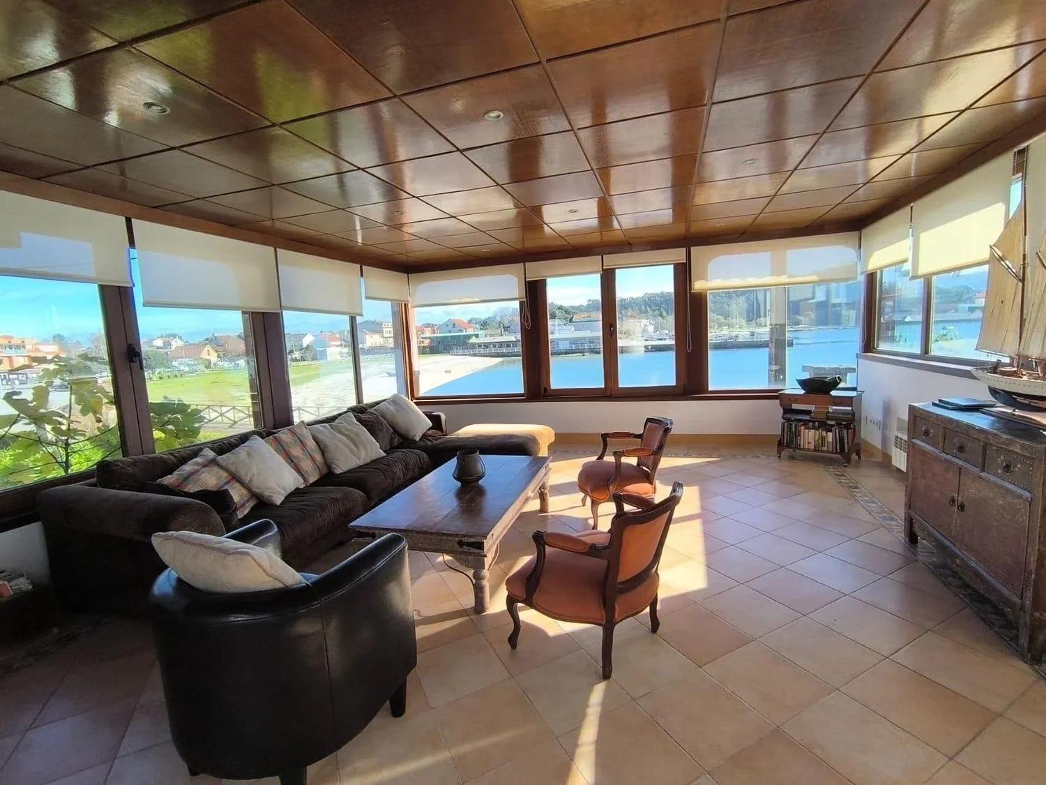 Chalet for Sale in Grove, O