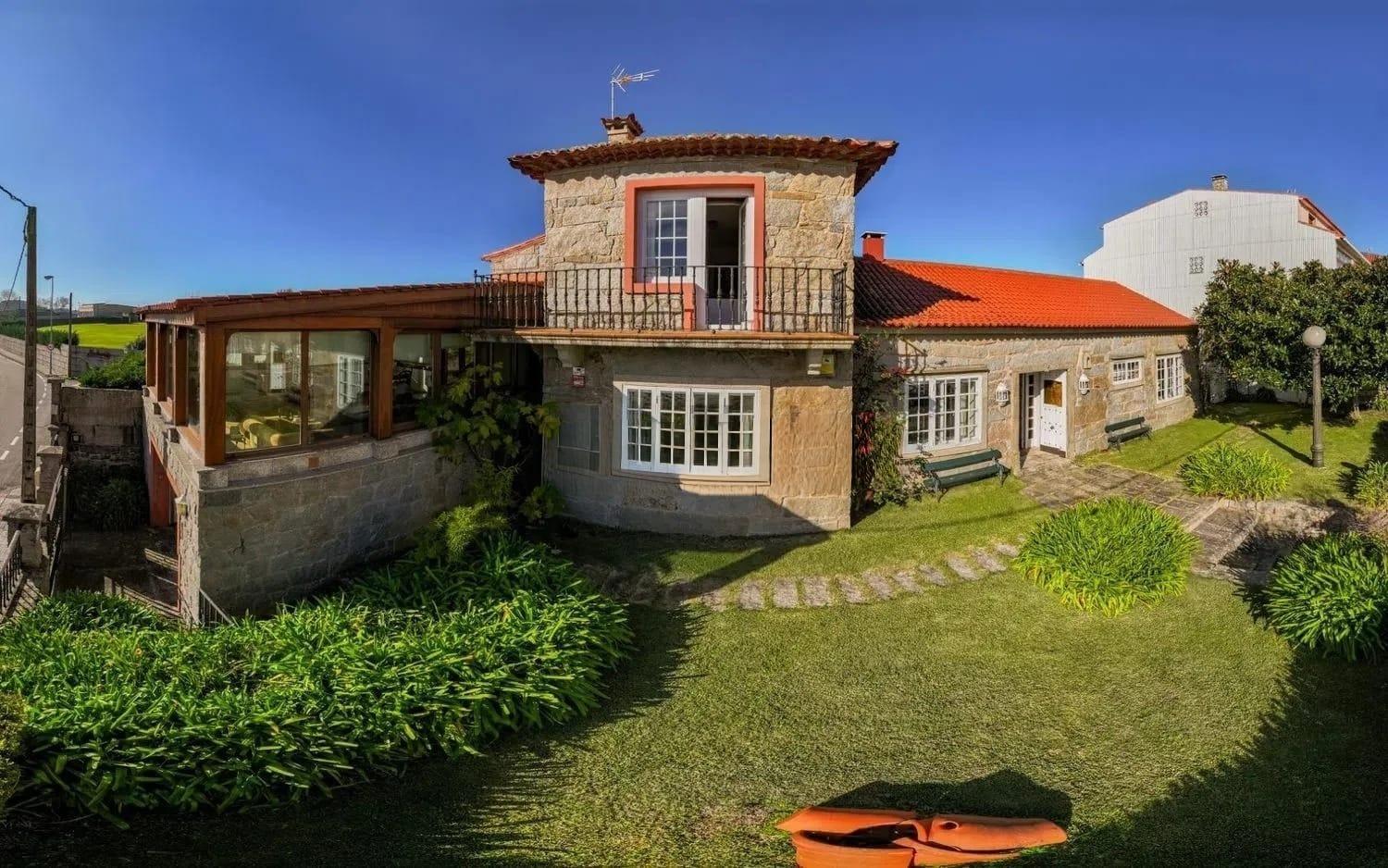 Chalet for Sale in Grove, O
