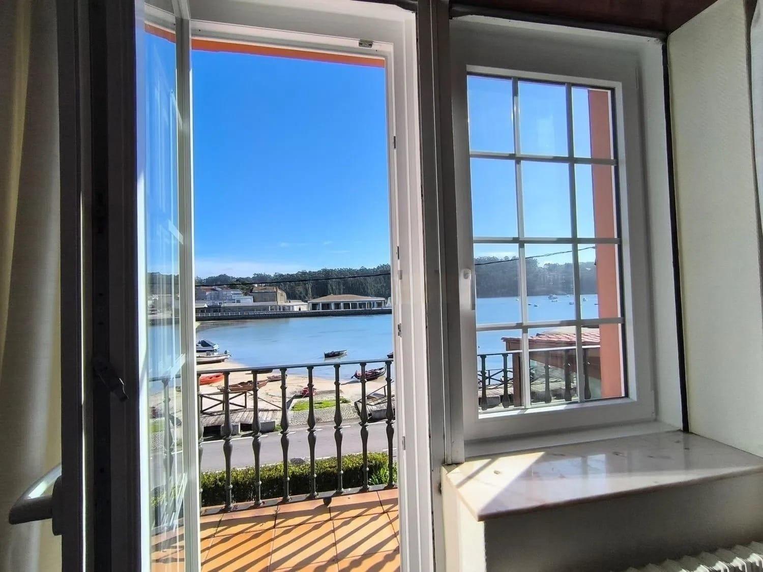 Chalet for Sale in Grove, O