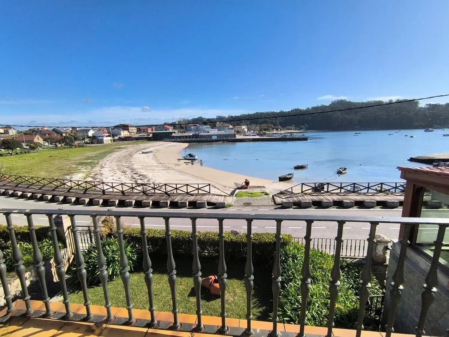 Chalet for Sale in Grove, O