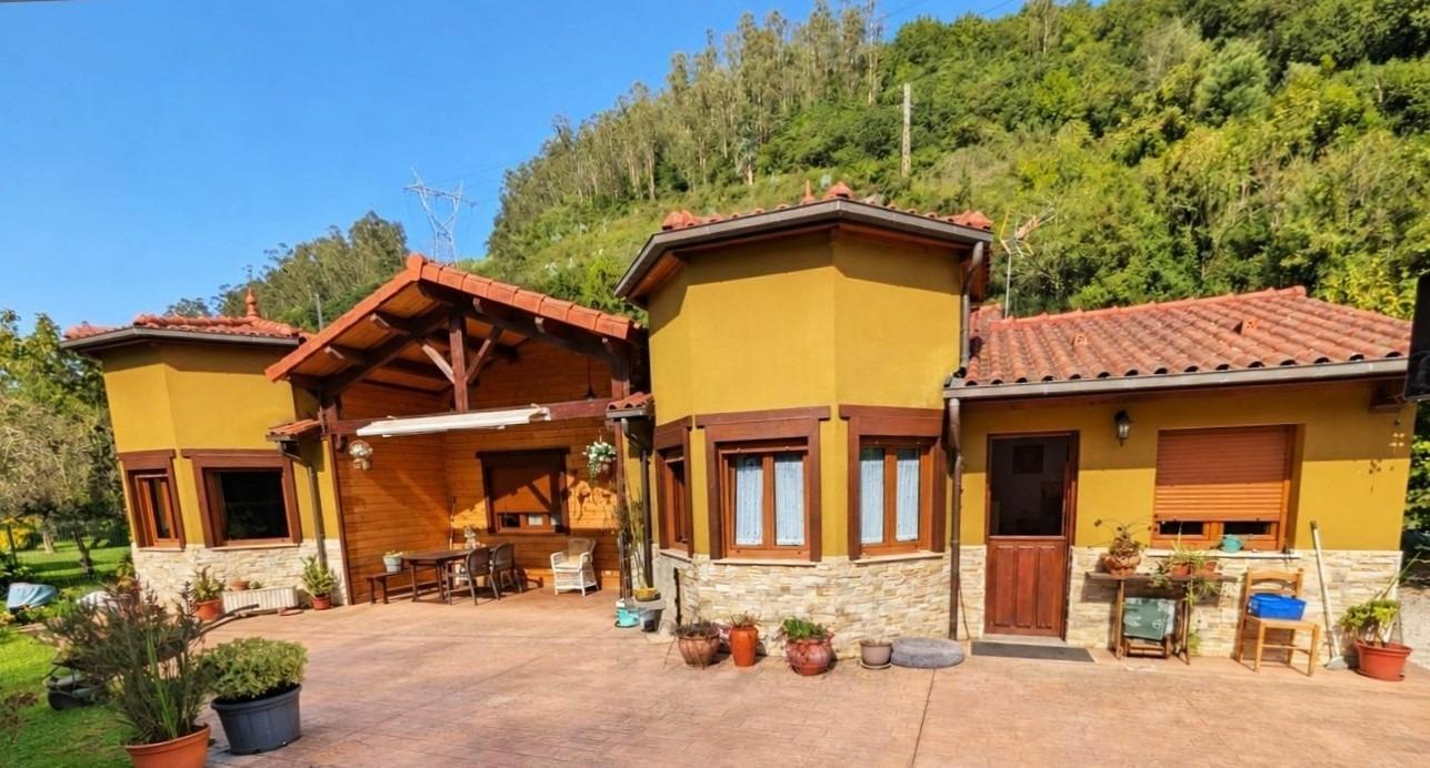 Chalet en Venta en Ribera de Arriba