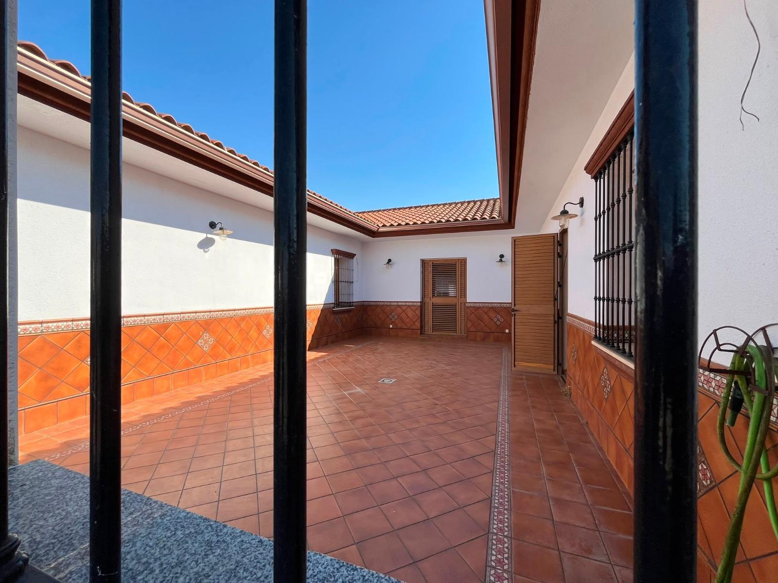 Chalet for Sale in Don Benito