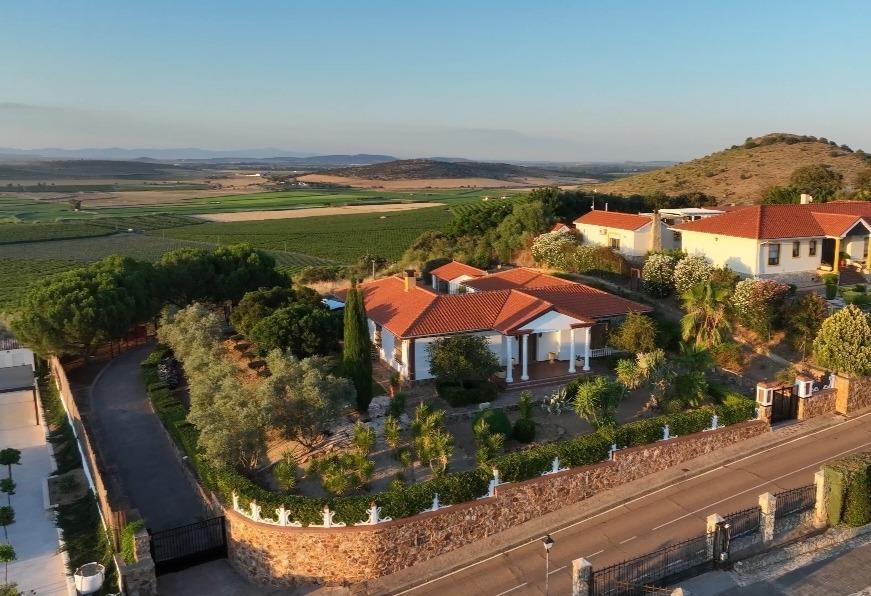 Chalet for Sale in Don Benito