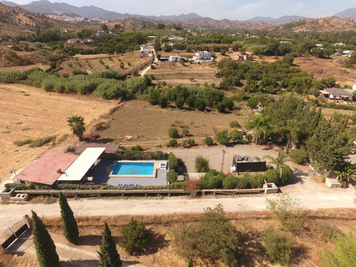 Villa for Sale in Coín
